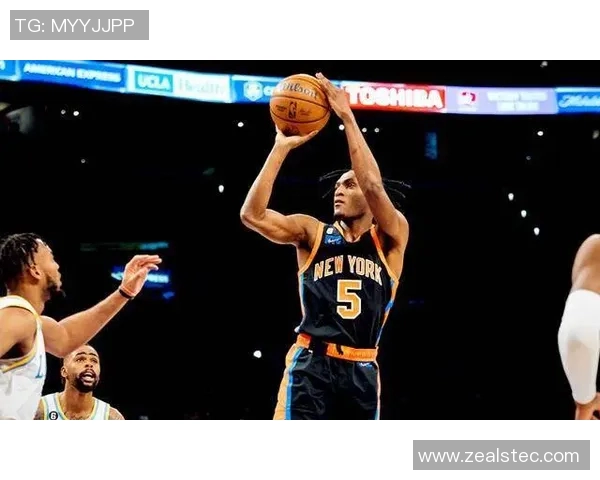 麦克布莱德上篮失手克里斯蒂迅速反击完成2加1精彩进球