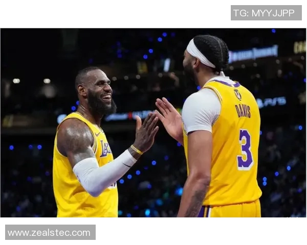 詹姆斯在与浓眉等人谈话中表示:我在新城市的第二年就能赢得冠军 詹姆斯在与浓眉等人谈话中表示:我在新城市的第二年就能赢得冠军