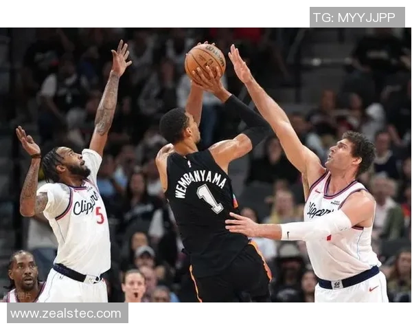 快船遭马刺25分逆转！伦纳德+洛佩斯狂砍56分，马瑟林邓恩副作用